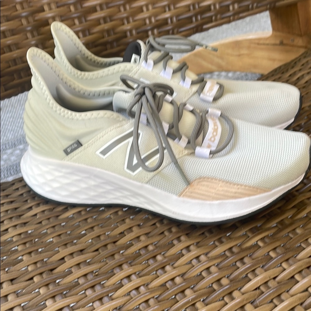 New Balance Women's Cream Running Shoes
